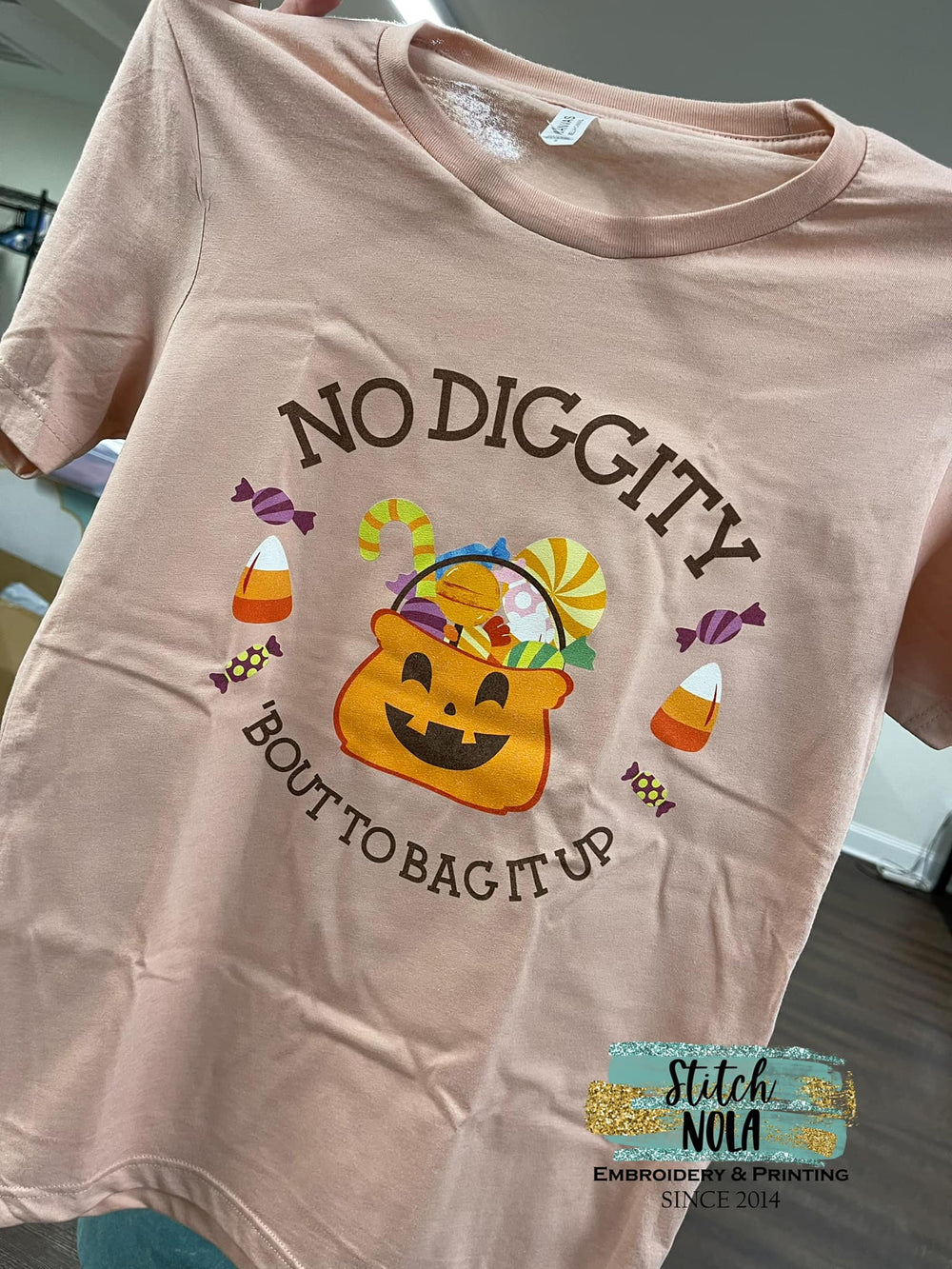 No Diggity Bout to Bag it Up Halloween Printed Tee