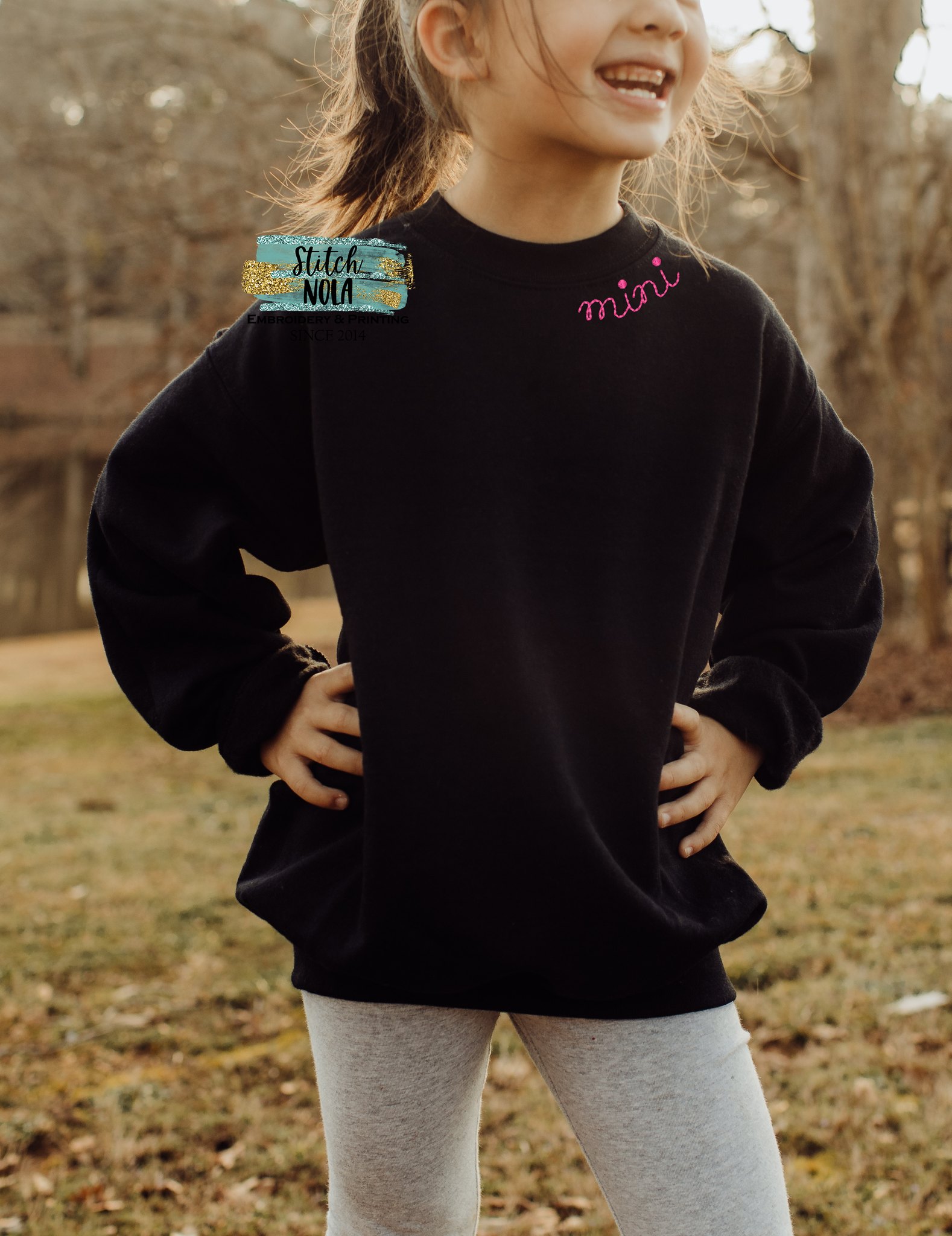 Black sweatshirt with discount collar